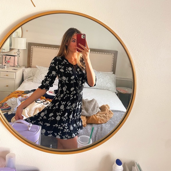 BLACK AND WHITE FLORAL DRESS - Picture 2 of 6